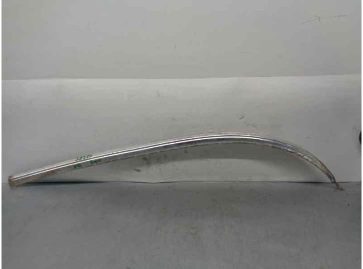 Recambio de molduras delanteras para mercedes-benz /8 (w115) 240 d (115.117) referencia OEM IAM 1156901089