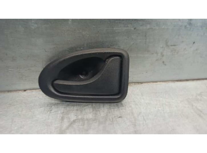 Recambio de maneta interior delantera derecha para iveco daily iv furgoneta 35c13 v, 35c13 v/p, 35s13 v, 35s13 v/p referencia OE