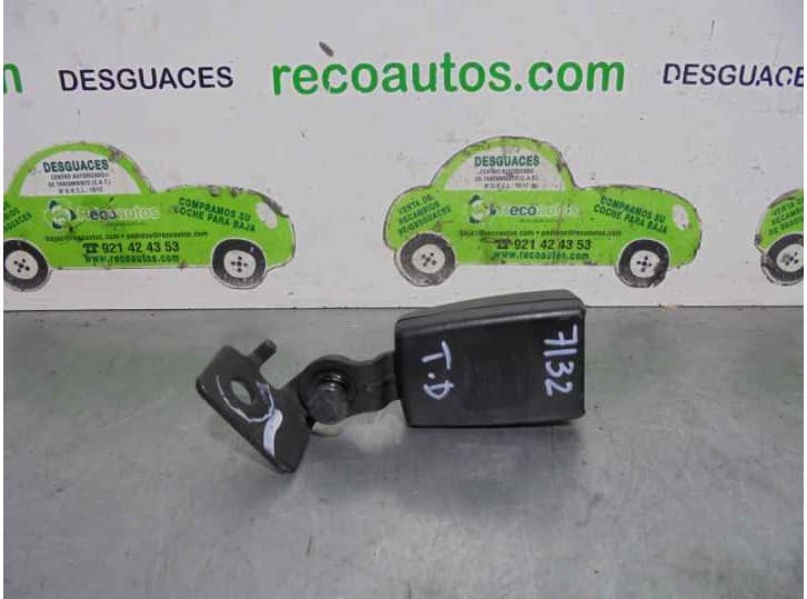 Recambio de enganche cinturon trasero derecho para chevrolet cruze hatchback (j305) 2.0 cdi referencia OEM IAM 13251483