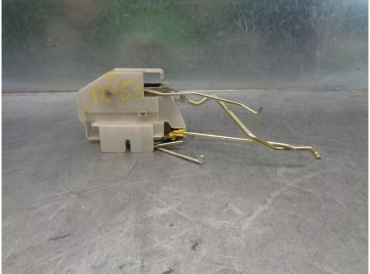 Recambio de cerradura puerta delantera derecha para hyundai sonata iv (ef) 2.0 16v referencia OEM IAM 8132038002 4 PUERTAS