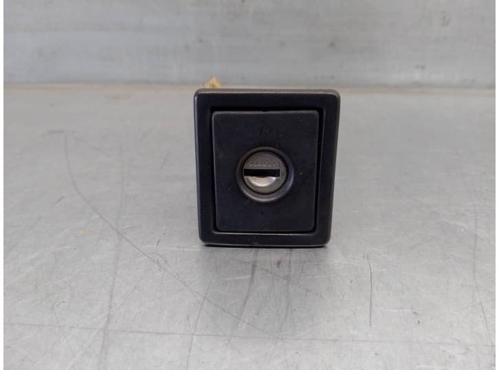 Recambio de maneta exterior porton para renault 11 (b/c37_) 1.4 (b/c373, b/c37r) referencia OEM IAM 7700827555 CLAUSOR