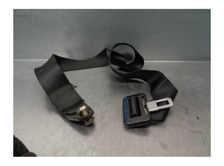 Recambio de cinturon seguridad trasero central para lancia dedra (835_) 1.9 tds (835ee, 835ef) referencia OEM IAM 5892073