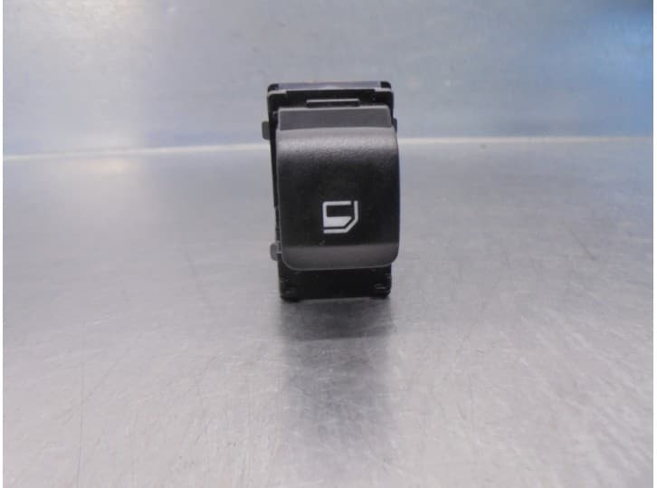 Recambio de mando elevalunas trasero izquierdo para hyundai bayon (bc3) 1.2 mpi referencia OEM IAM 93581Q0000