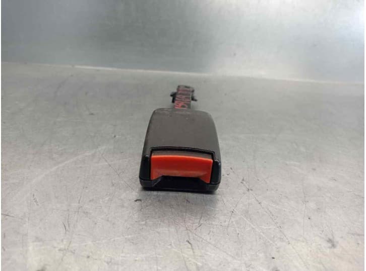 Recambio de enganche cinturon delantero izquierdo para ford orion iii (gal) 1.6 referencia OEM IAM 91ABA61203AD DEL IZQ 4 PUERTA