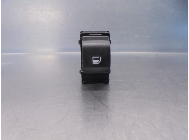 Recambio de mando elevalunas trasero derecho para hyundai bayon (bc3) 1.2 mpi referencia OEM IAM 93581Q0000