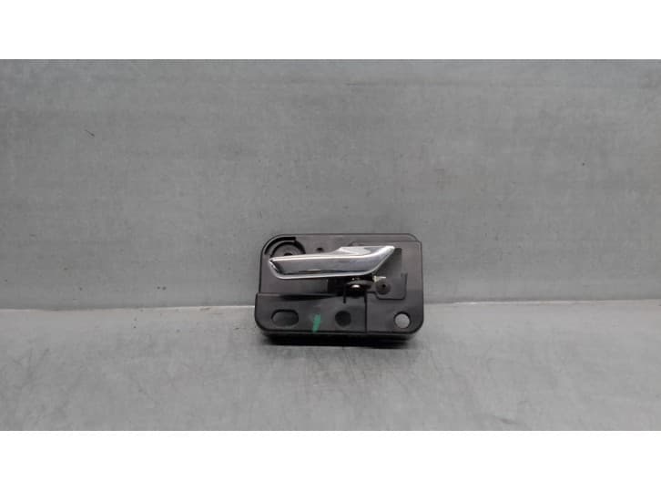 Recambio de maneta interior delantera derecha para dodge journey 2.0 crd referencia OEM IAM 68043746AA 5 PUERTAS