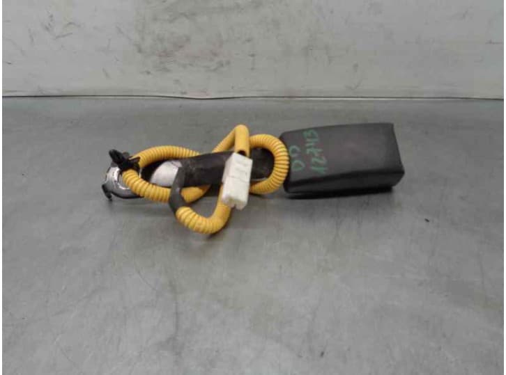 Recambio de enganche cinturon delantero derecho para hyundai i30 station wagon (fd) 1.6 crdi referencia OEM IAM