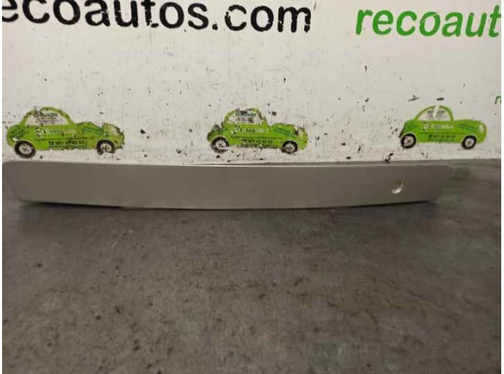 Recambio de molduras traseras para mazda 6 sedán (gg) 2.0 di (gg14) referencia OEM IAM GJ6A50811