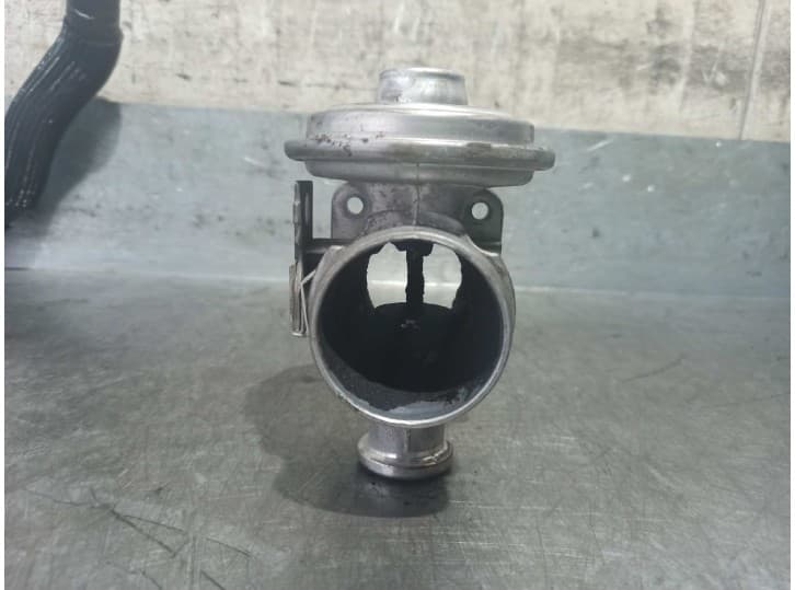 Recambio de valvula egr para bmw 3 (e46) 320 d referencia OEM IAM 72252302 7785789 PIERBURG