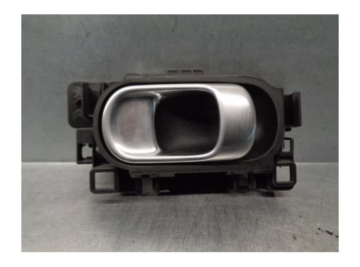 Recambio de maneta interior delantera izquierda para citroën c4 cactus 1.6 bluehdi 100 referencia OEM IAM 98012886VV