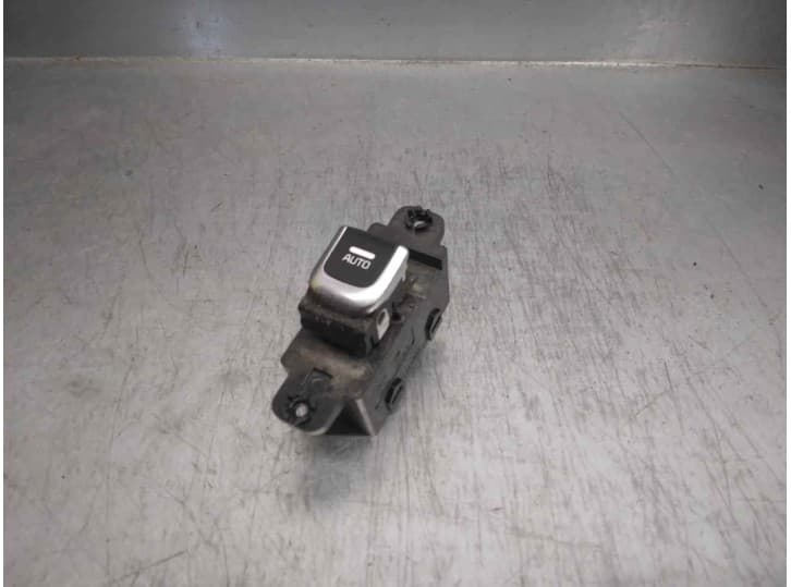 Recambio de mando elevalunas trasero izquierdo para kia carens iv 1.7 crdi referencia OEM IAM 93580A4000