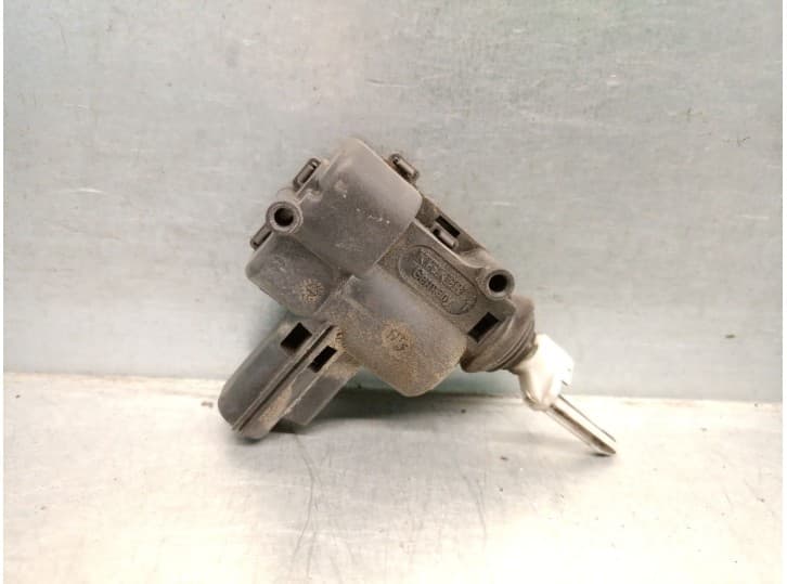 Recambio de motor tapa deposito combustible para ford focus c-max (dm2) 1.6 tdci referencia OEM IAM 1379214 1379214