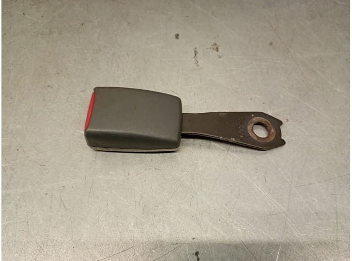 Recambio de enganche cinturon delantero derecho para mitsubishi montero sport i (k7_, k9_) 2.5 td (k94w, k74t) referencia OEM IA
