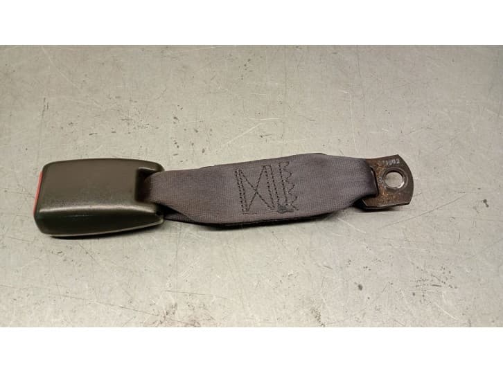 Recambio de enganche cinturon trasero derecho para mitsubishi montero sport i (k7_, k9_) 2.5 td (k94w, k74t) referencia OEM IAM