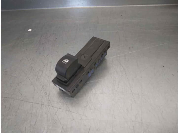 Recambio de mando elevalunas delantero derecho para fiat tipo station wagon (356_, 357_) 1.4 lpg (356wxf1b) referencia OEM IAM 0