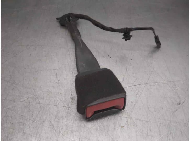 Recambio de enganche cinturon delantero derecho para skoda superb iii (3v3) 2.0 tdi referencia OEM IAM 3V0857755A 2 PINES 5 PUER