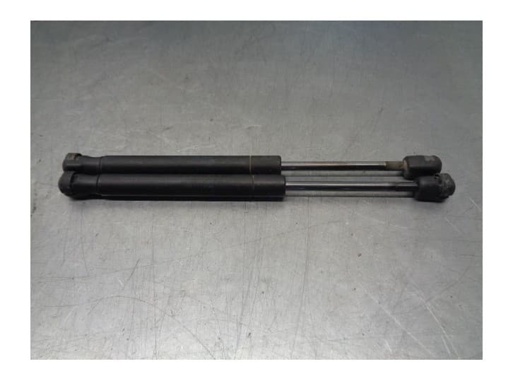 Recambio de amortiguadores maletero / porton para mazda 6 sedán (gg) 2.0 di (gg14) referencia OEM IAM GJ6A56930C