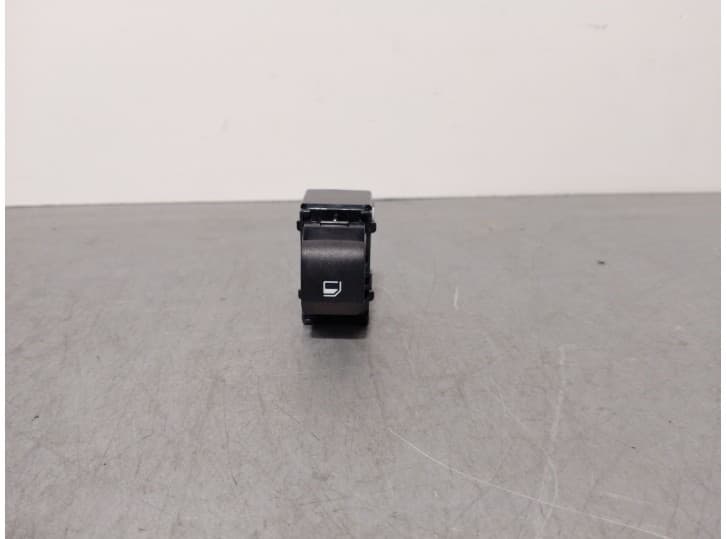 Recambio de mando elevalunas delantero derecho para hyundai bayon (bc3) 1.0 t-gdi 48v-hybrid referencia OEM IAM 93581Q0000 93581