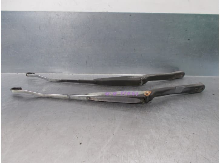 Recambio de brazo limpia delantero derecho para hyundai s coupe (slc) 1.5 i referencia OEM IAM 9831023500 9832023500
