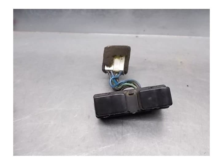 Recambio de mando elevalunas delantero izquierdo para hyundai s coupe (slc) 1.5 i referencia OEM IAM 9357023200