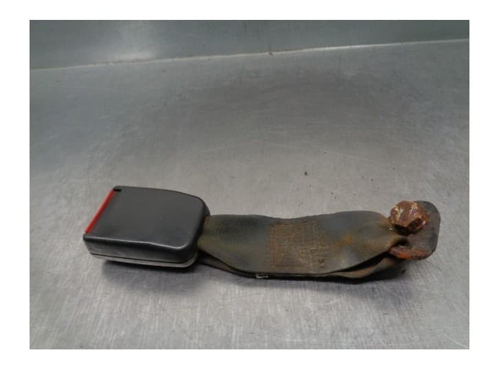 Recambio de enganche cinturon trasero derecho para hyundai s coupe (slc) 1.5 i referencia OEM IAM 8983023007AQ TRA DER.
