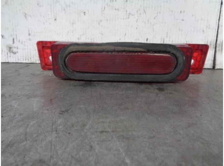 Recambio de luz central de freno para mazda 626 v hatchback (gf) 2.0 turbo di (gffp) referencia OEM IAM 2 PINES