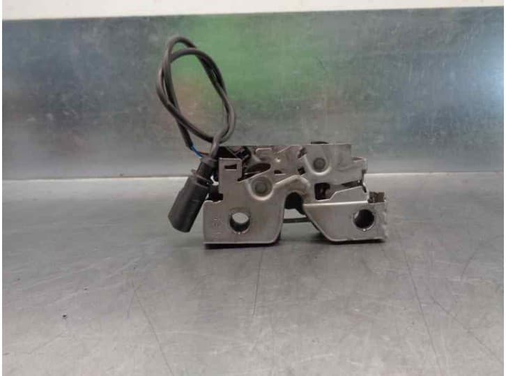Recambio de cerradura capot para skoda fabia iii station wagon (nj5) 1.4 tdi referencia OEM IAM 6V0823509B 5 PUERTAS