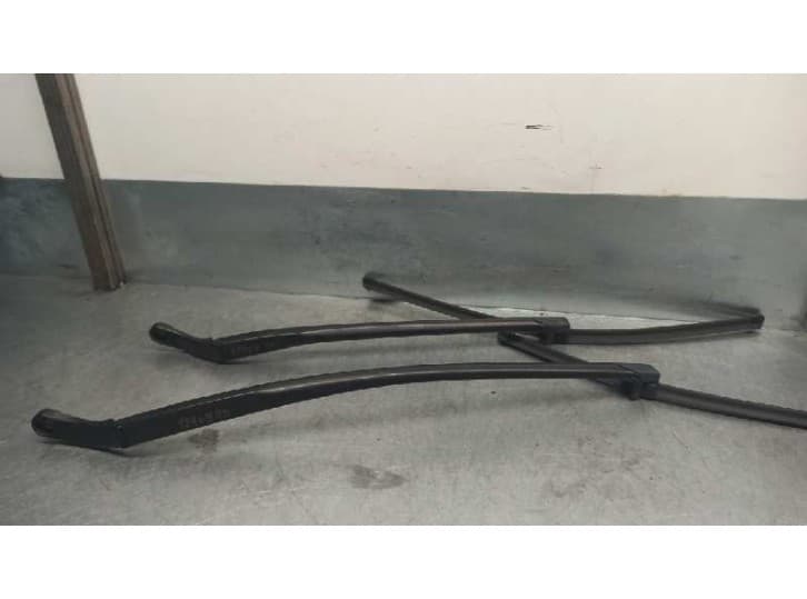 Recambio de brazo limpia delantero derecho para fiat croma (194_) 1.9 d multijet (194axc1b, 194axc12) referencia OEM IAM 5170822