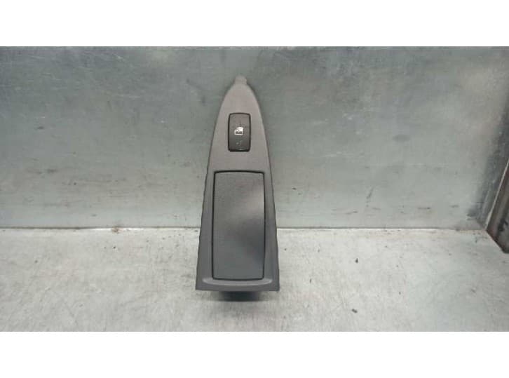 Recambio de mando elevalunas trasero izquierdo para fiat croma (194_) 1.9 d multijet (194axc1b, 194axc12) referencia OEM IAM 735