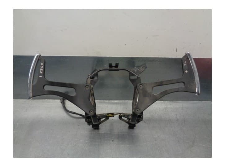 Recambio de mandos palanca de cambio para maserati quattroporte 4.7 v8 cat referencia OEM IAM 000235836