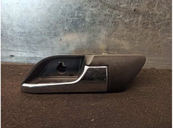 Recambio de maneta interior delantera derecha para opel tigra twintop (x04) 1.3 cdti (r97) referencia OEM IAM ACA68403