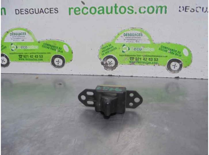 Recambio de mando elevalunas delantero izquierdo para chrysler grand voyager (rg) 2.5 crd referencia OEM IAM 04685732AB