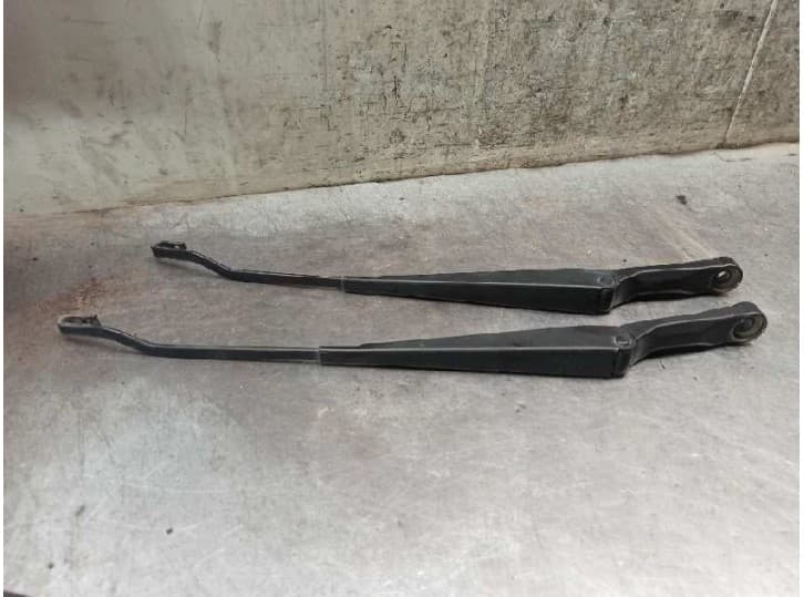 Recambio de brazo limpia delantero derecho para volkswagen caddy ii monospace (9k9b) 1.9 tdi referencia OEM IAM