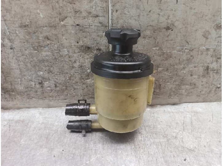 Recambio de deposito servo para hyundai trajet (fo) 2.0 crdi referencia OEM IAM 571503A000