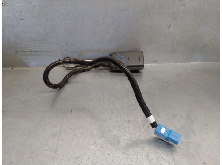 Recambio de enganche cinturon delantero derecho para kia sorento iii (um) 2.2 crdi referencia OEM IAM 8840C5150WK 8840C5150WK
