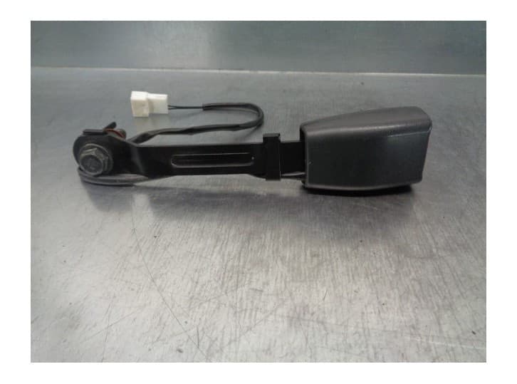 Recambio de enganche cinturon delantero derecho para ssangyong kyron 2.0 xdi referencia OEM IAM 7466109000 DEL DER 5 PUERTAS