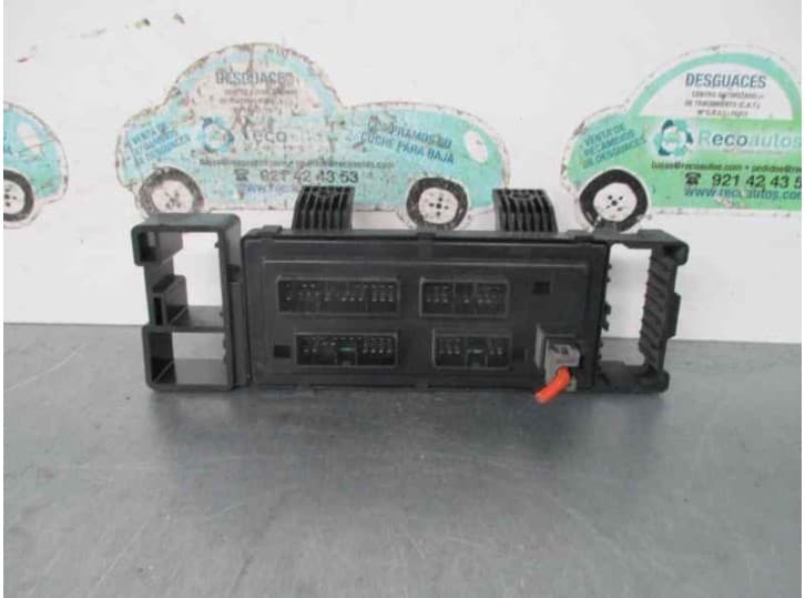 Recambio de caja reles / fusibles para daewoo tacuma (u100) 1.8 referencia OEM IAM 1A08U10010262