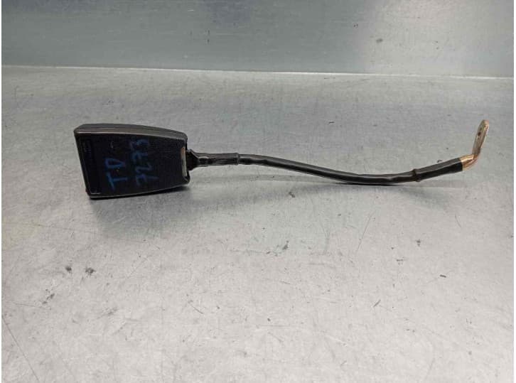 Recambio de enganche cinturon trasero derecho para mercedes-benz clase s (w126) 500 se, sel (126.036) referencia OEM IAM 1268601