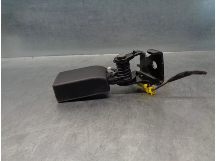 Recambio de enganche cinturon trasero izquierdo para mercedes-benz cla coupé (c117) cla 250 4-matic (117.346) referencia OEM IAM