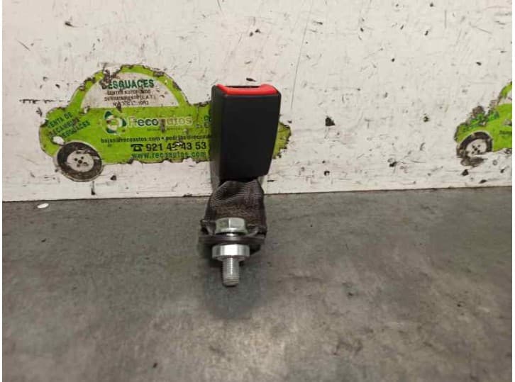 Recambio de enganche cinturon trasero izquierdo para ford ka (ru8) 1.2 referencia OEM IAM 33033400 33033400 TRW
