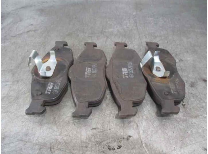 Recambio de pastillas de freno para ford mondeo ii (bap) 2.5 24v referencia OEM IAM 474290 TRW