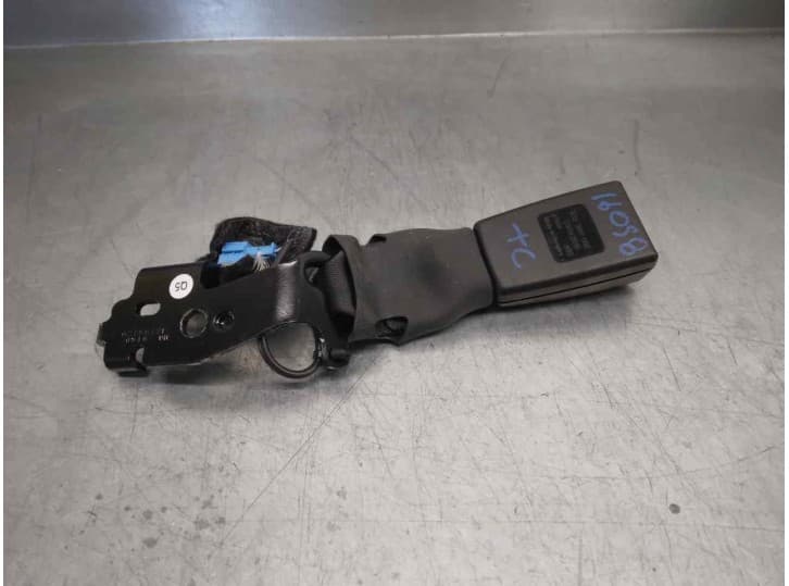 Recambio de enganche cinturon trasero central para mercedes-benz clase e (w213) e 220 d (213.004) referencia OEM IAM 632381700E