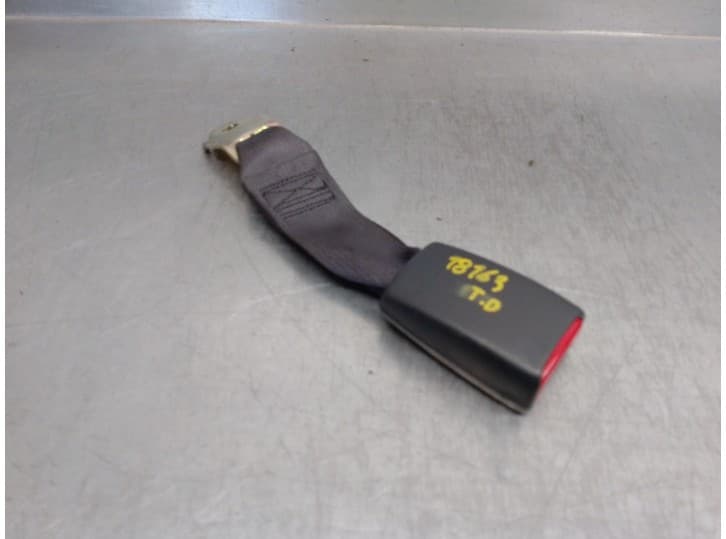 Recambio de enganche cinturon trasero derecho para toyota corolla (_e12_) 1.6 vvt-i (zze121_) referencia OEM IAM 250602 TRAS DER
