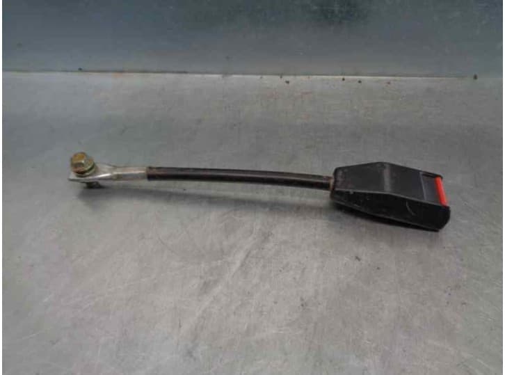 Recambio de enganche cinturon delantero derecho para tata telcosport 1.9 d referencia OEM IAM 3374721