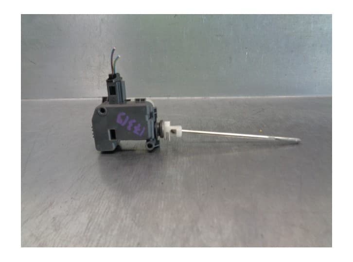 Recambio de motor tapa deposito combustible para skoda octavia ii combi (1z5) 1.9 tdi 4x4 referencia OEM IAM 1Z0810773 1M0959781