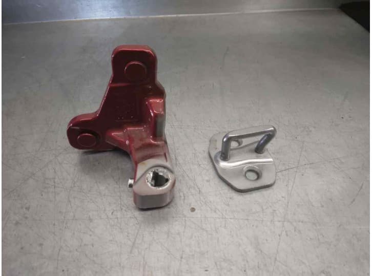 Recambio de bisagra puerta para mercedes-benz clase e (w213) e 220 d (213.004) referencia OEM IAM A0997230500 DEL DEL 4 PUERTAS