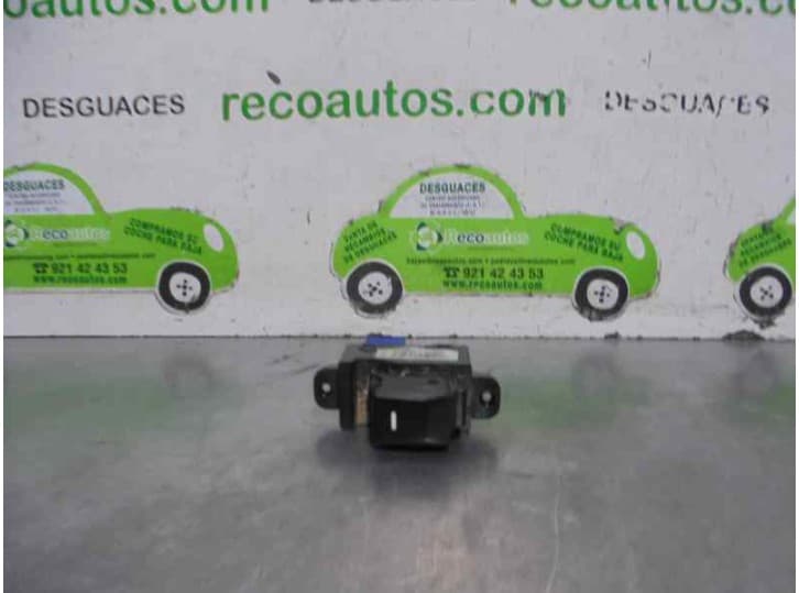 Recambio de mando elevalunas delantero derecho para kia rio iii (ub) 1.1 crdi referencia OEM IAM 935751W010