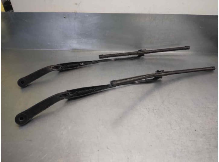 Recambio de brazo limpia delantero derecho para mercedes-benz clase glk (x204) 220 cdi (204.902) referencia OEM IAM A2048200844