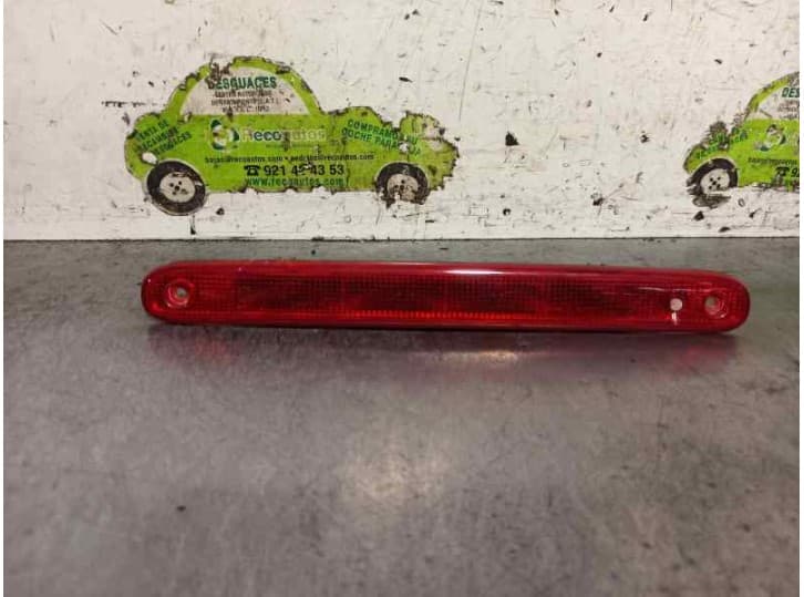 Recambio de luz central de freno para toyota aygo (_b1_) 1.0 (kgb10_) referencia OEM IAM 815700H010