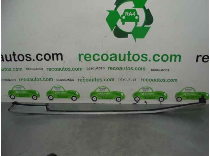 Recambio de molduras traseras para bmw 3 descapotable (e93) 325 i referencia OEM IAM 7119098